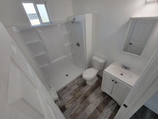 Foto del edificio - 713 3/4 W 57th st