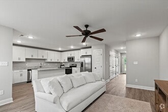 Building Photo - 16101 Cohen Dr