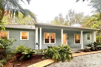 Building Photo - 5023 SW 59th Ave