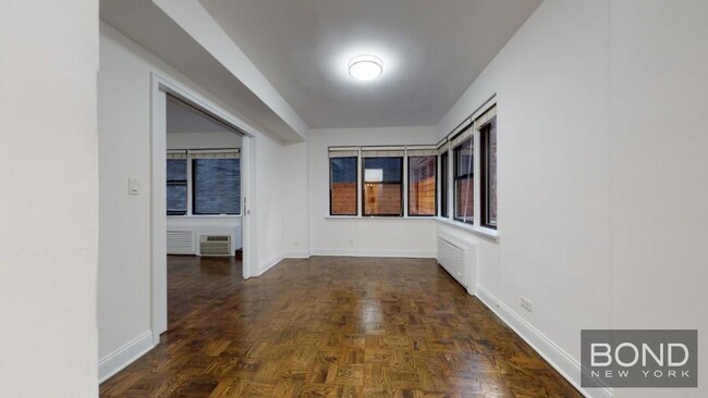 Building Photo - 20 Beekman Pl