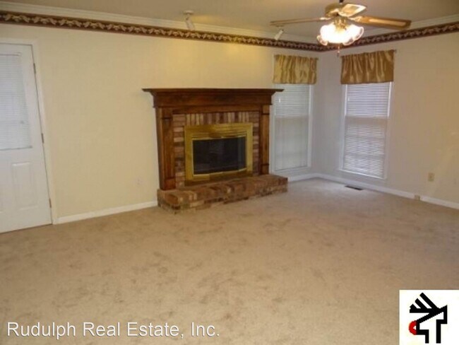 Foto del edificio - 4 br, 2.5 bath House - 5128 Weatherford Dr