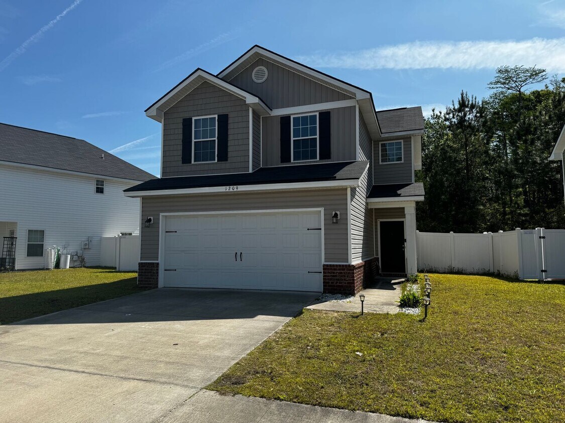 1209 Cypress Falls Cir, Hinesville, GA 31313 House Rental in