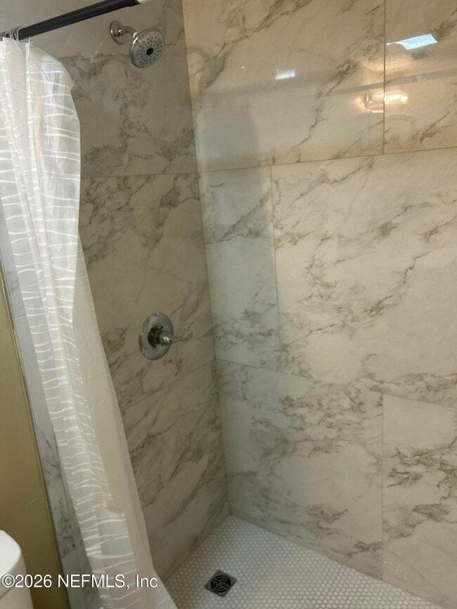 Building Photo - 294 Lee Dr