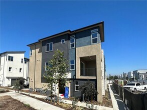 Building Photo - 322 Tank