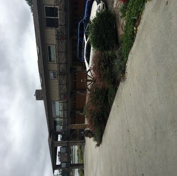 Building Photo - 10737 NE West Kingston Rd