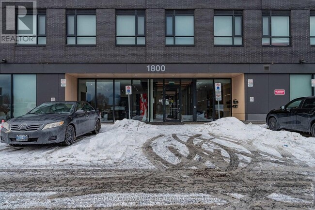 Building Photo - 1800 Simcoe St N