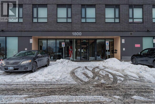 Photo du bâtiment - 1800 Simcoe St N