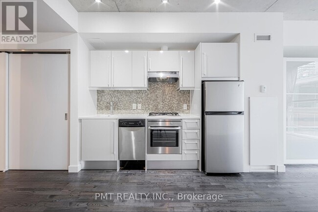 Building Photo - 25-625 Oxley St