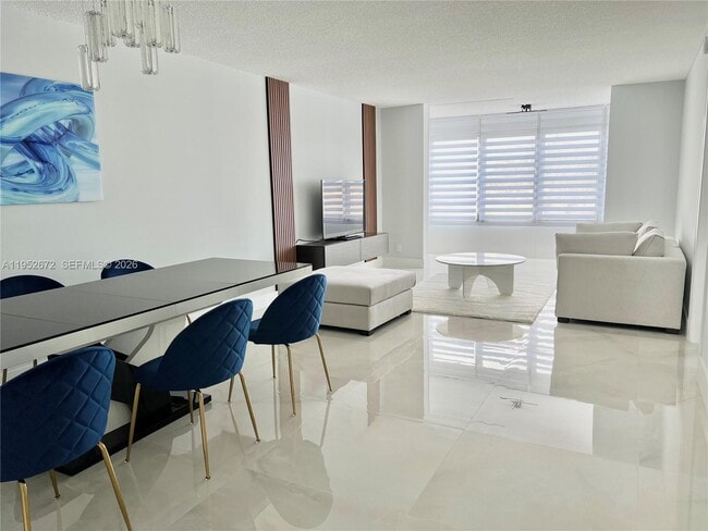 Foto del edificio - 2551 Aragon Blvd