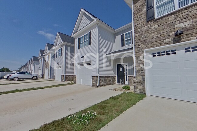Foto del edificio - 3713 Oak Leaf Wy