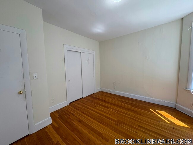 Building Photo - 33 Lancaster Terrace