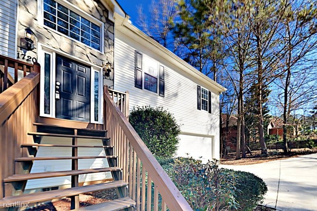 Building Photo - 1720 Ben King Rd