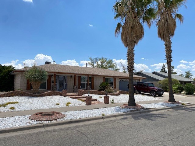 Foto principal - 8600 Shaver Dr