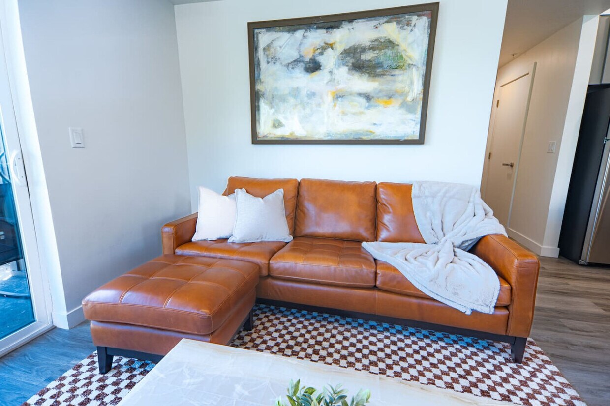 Foto principal - 717 Simpson Ave
