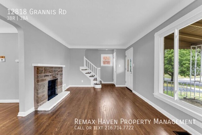 Foto del edificio - 12818 Grannis, Garfield Heights - Stunning...