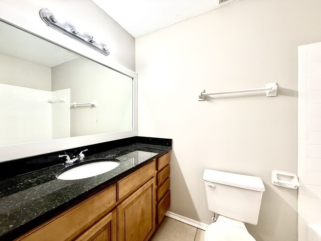 Building Photo - 644 Kenwick Cir