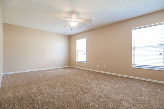 Foto del edificio - 214 Pleasant Hill Dr
