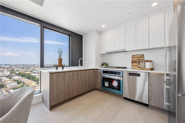 Foto del edificio - 2286 Cropsey Ave