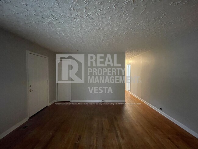 Building Photo - Four Bedroom Home in Warner Robins
