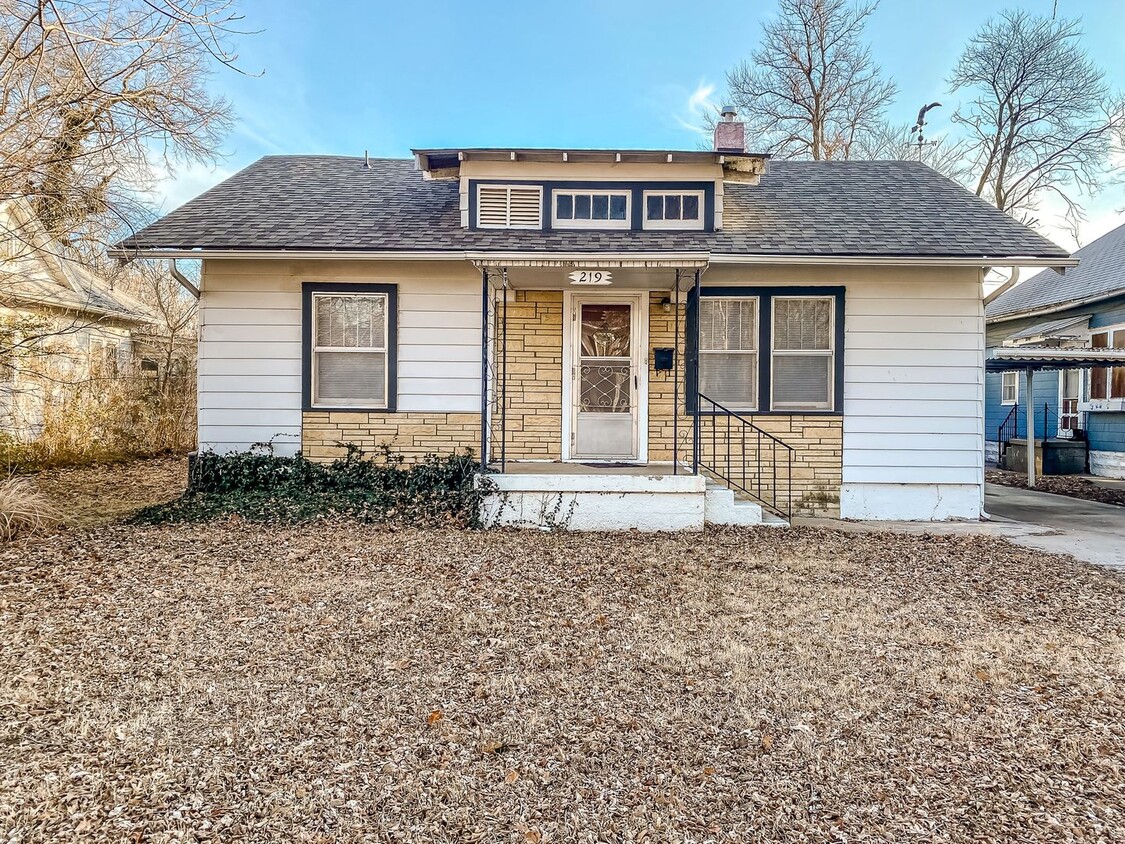 Primary Photo - Updated 3 Bed 1 Bath in a Great Neighborhood