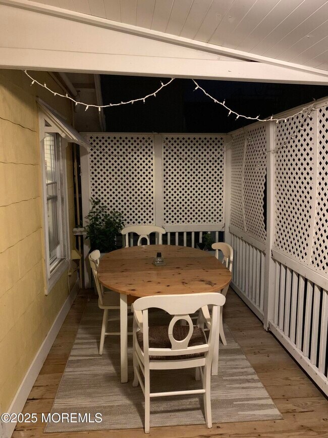 Foto del edificio - 19 Webb Ave