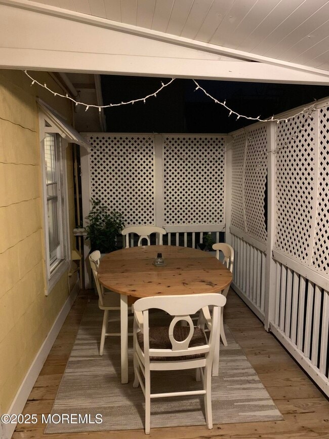 Building Photo - 19 Webb Ave