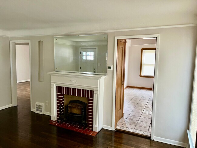 Foto del edificio - 4525 Fulton Rd