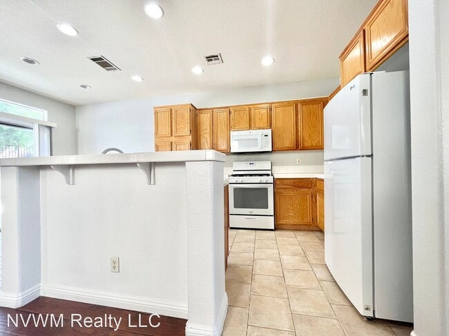 Building Photo - 4 br, 2 bath House - 512 Copper View St