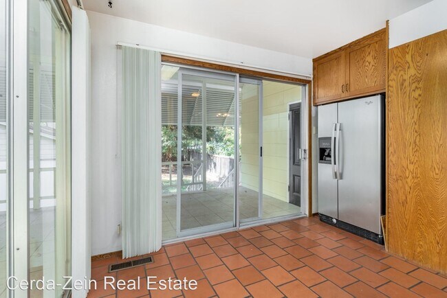 Building Photo - 3 br, 2.5 bath House - 1297 Weber Street