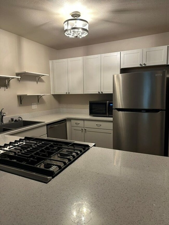 Building Photo - 2644 Forest Park Dr