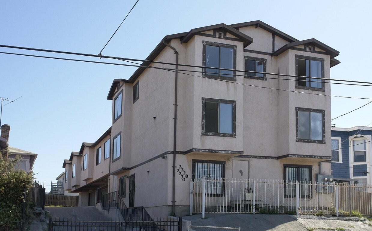 Building Photo - Multi-Family