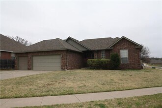 Building Photo - 756 Tuscany Way