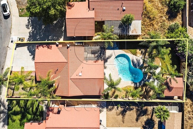 Building Photo - Stunning 3 Bed/2 Bath Home In Lake Elsinore!