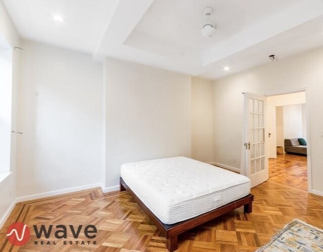 Foto del edificio - 314 E 3rd St