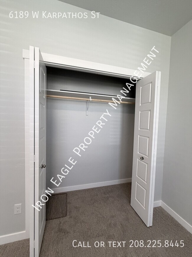 Foto del edificio - 6189 W Karpathos St