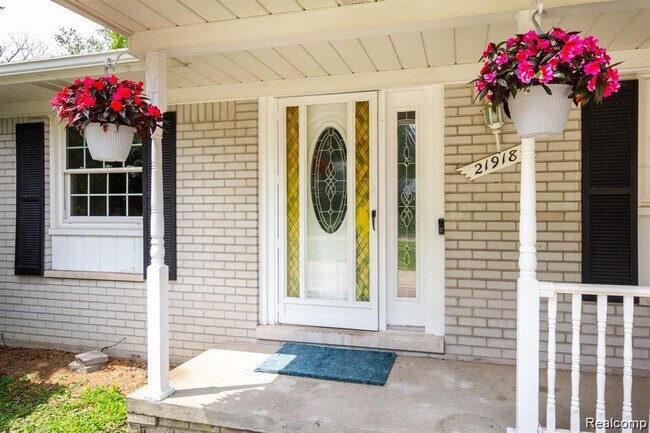 Foto del edificio - 21918 Knudsen Dr