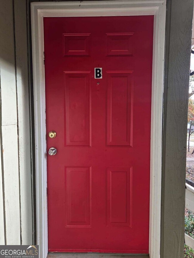 Building Photo - 4751 Valley Dale Dr SW