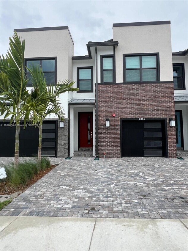 Foto principal - 8362 NW 7th Pl