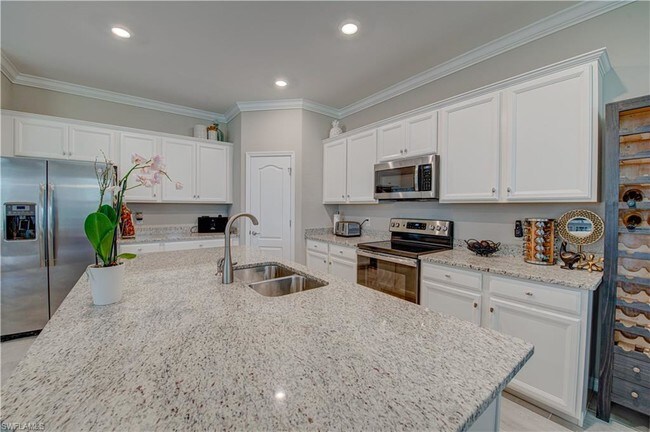 Building Photo - 11631 Golden Oak Terrace