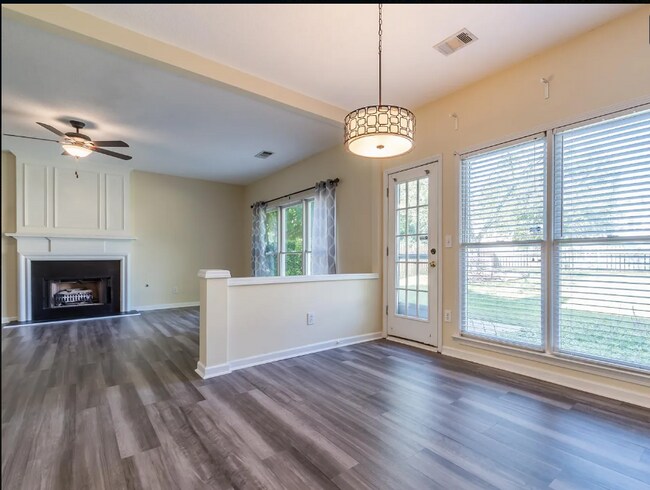 Foto del edificio - 4085 Ancroft Cir