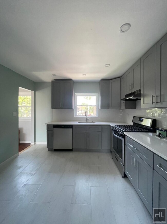 Building Photo - Amazing 3 bed 2 bath BRIARWOOD!!!