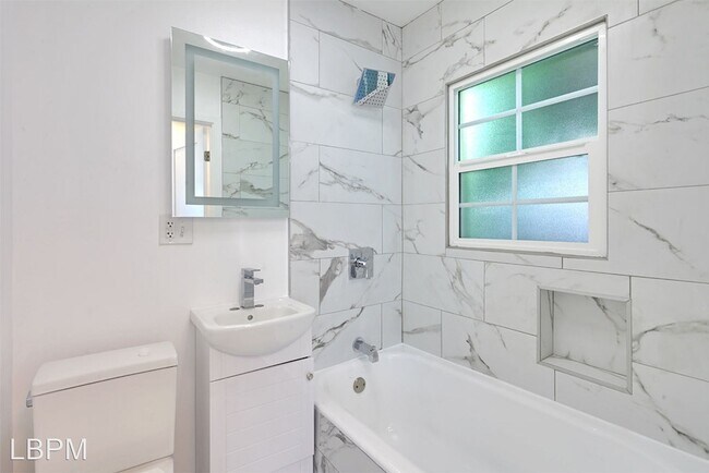 Foto del edificio - 4515-4519 Willow Brook Ave
