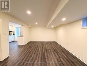 Building Photo - 116 Pindar Crescent