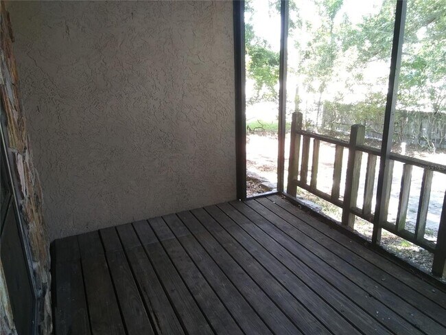 Foto del edificio - 5379 Duhme Rd