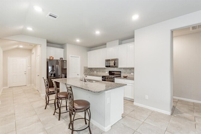 Foto del edificio - 21423 Holly Heights Rd