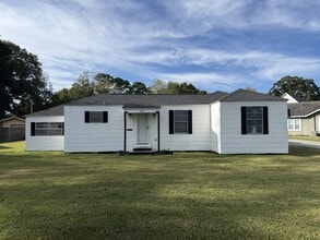 Building Photo - 6899 Jefferson Blvd