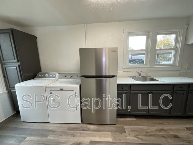 Foto del edificio - 118 S Harrison Ave