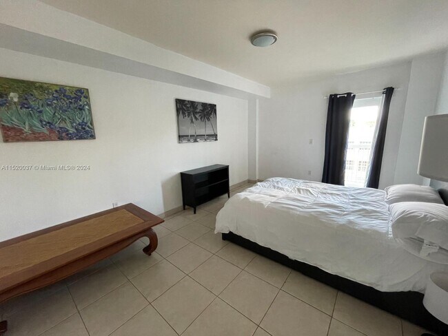 Foto del edificio - 2740 SW 28th Terrace