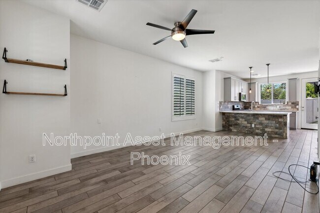 Building Photo - 3030 N 38th St
