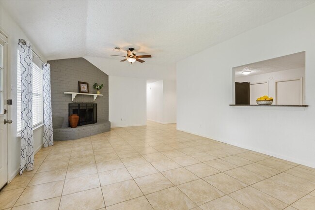 Foto del edificio - 604 Spring Breeze St